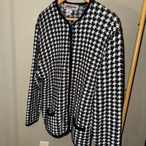 Vintage Crystal-Kobe Black and White Houndstooth Cardigan